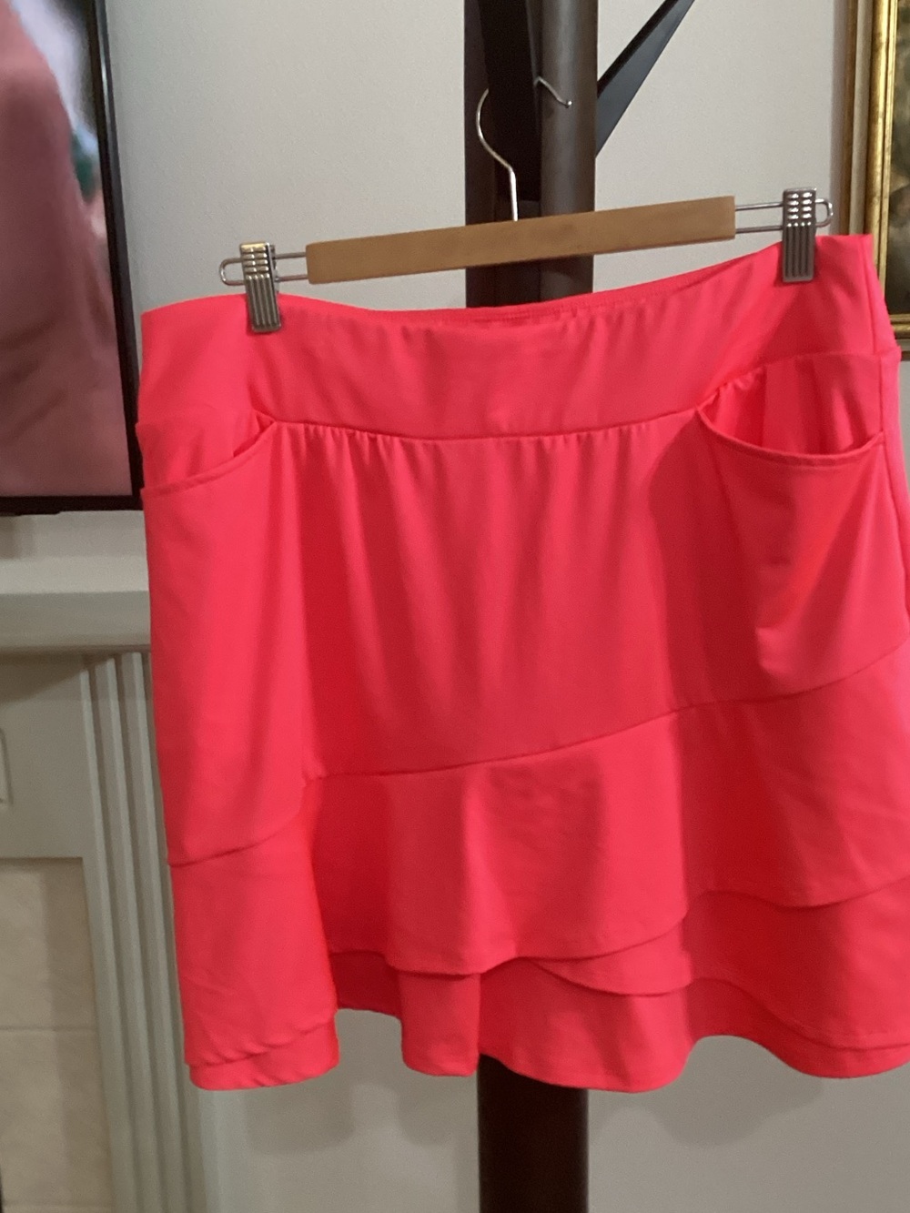 Tail Women’s Golf Skirt Size 14 Coral Pink Ruffle Detail Pockets